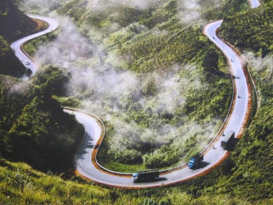 Lưu Ý Quan Trọng Khi Lái Xe Trên Đường Đèo Dốc: Kinh Nghiệm An Toàn Từ Tài Xế Dày Dặn